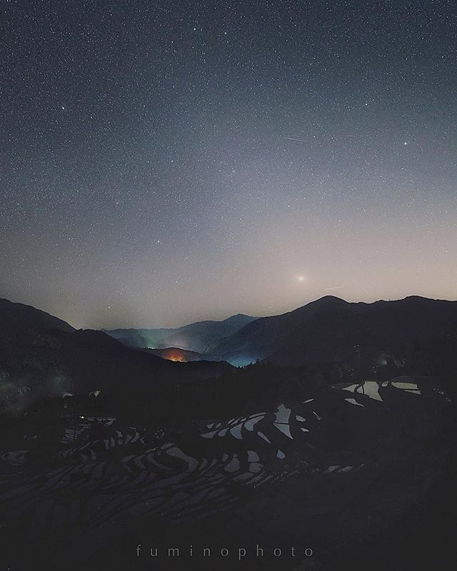 沢山の流れ星も観ることができました。満天の星空とその星が映り込む棚田の風景実は最近入院していた時にここに行きたいあそこに行きたいとベットの上で夢見ていました</p>
					<div id=