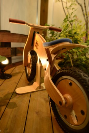 木の自転車
